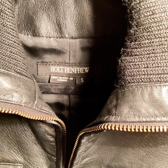 Holt Renfrew Sleek Black Cropped Pockets Leather Jacket with Timeless Appeal S - Picture 2 of 5